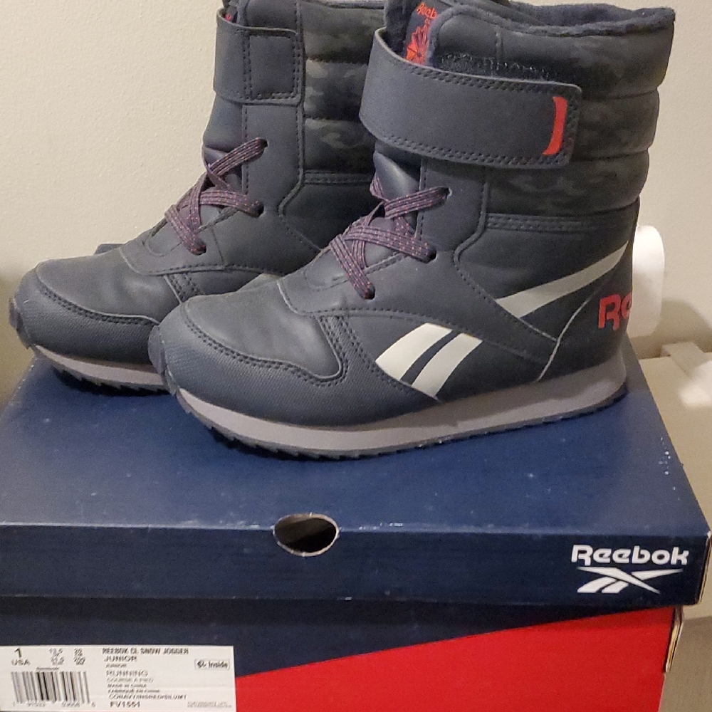 Reebok Navy Snow Boots
